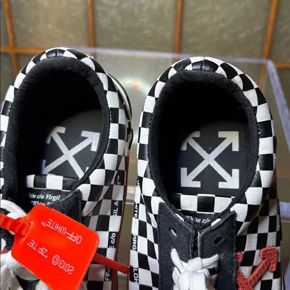 Off-White c/o Virgil Abloh “White Black “ sneakers